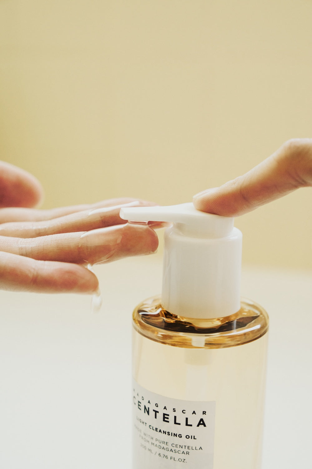 SKIN1004 - Madagascar Centella Light Cleansing Oil (2 Sizes)